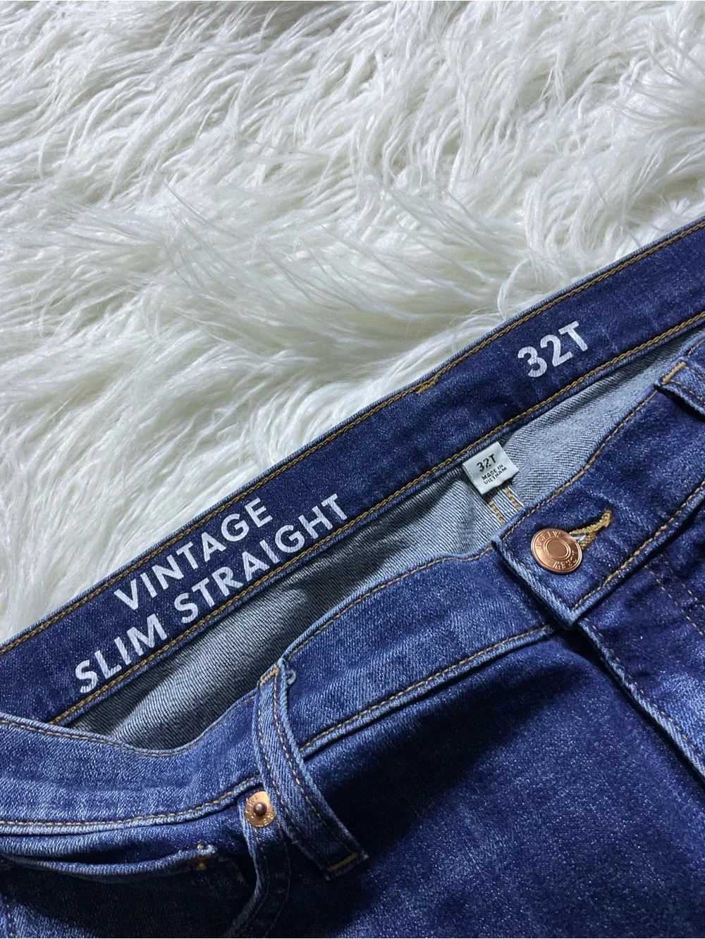 J. Crew 9” Vintage Slim Straight 32T